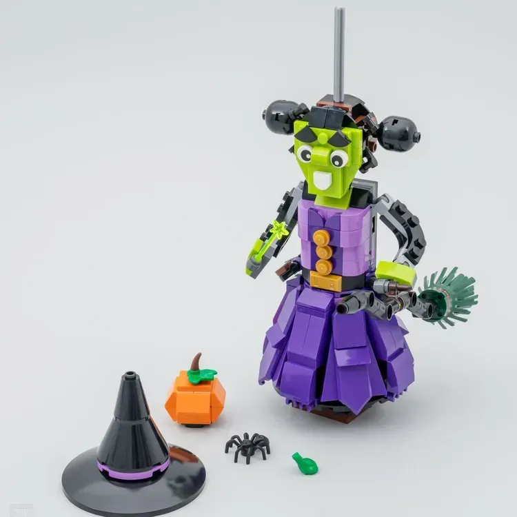 Free LEGO Witch