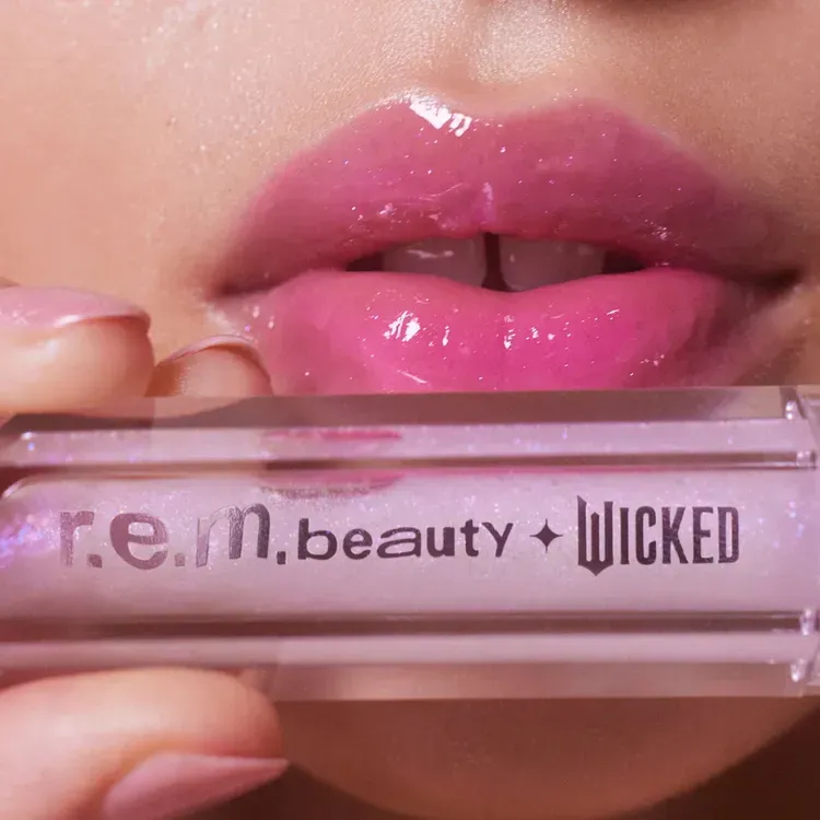 Free Wicked So Popular Lip Oil